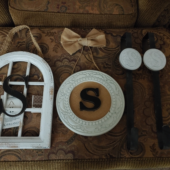 NWT 4 piece S Monogram home decor.  New with tag.  OBO - Picture 7 of 12
